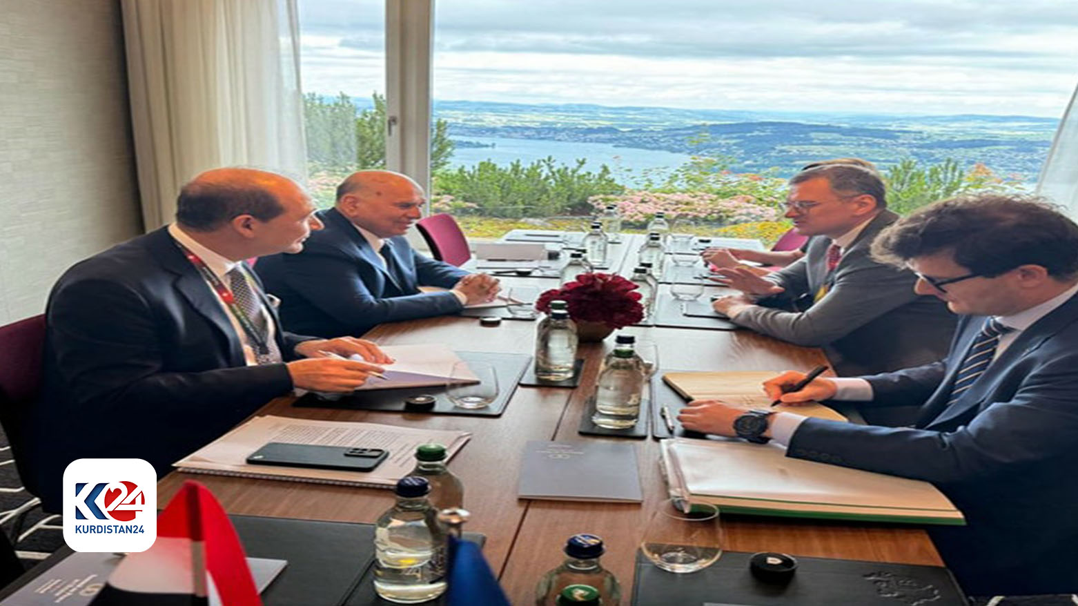 فوئاد حوسێن وەزیری دەرەوەی عێراق لەگەڵ وەزیری دەرەوەی ئۆکراینا دیمیترۆ کۆلیبا